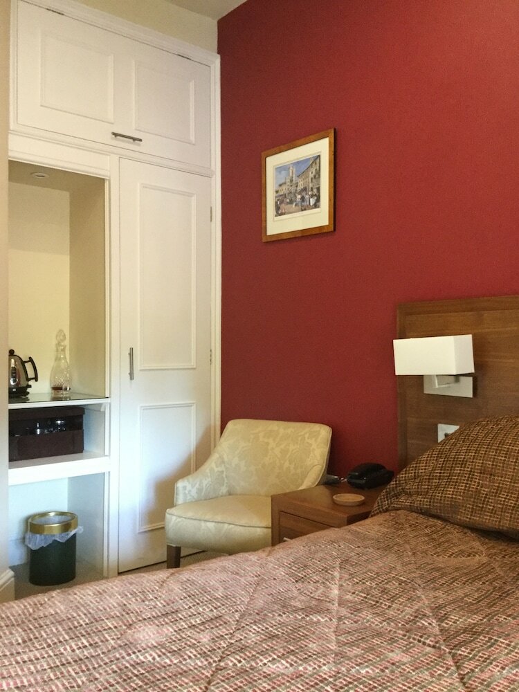 Castle Of Comfort Hotel & Restaurant