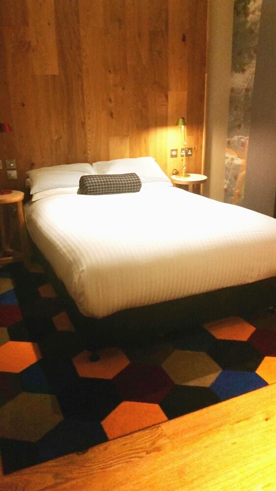 Cairn Hotel Newcastle Upon