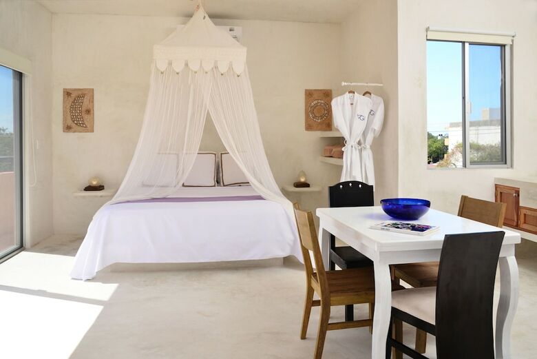 Villas Geminis Boutique Condo Hotel