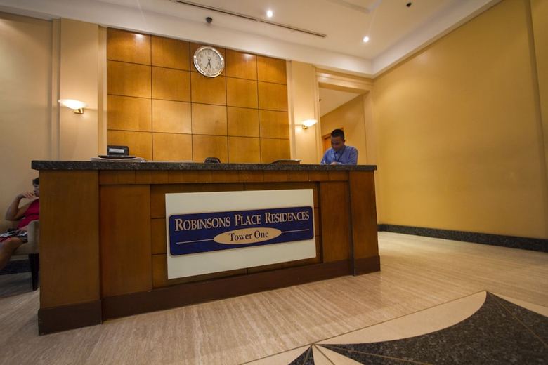 Manila Condo Home At Robinsons Place Residences