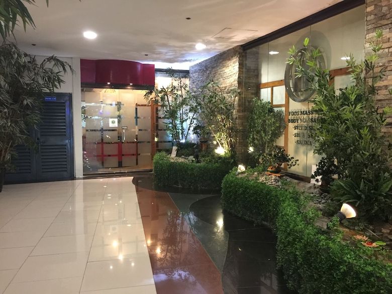 Manila Condo Home At Robinsons Place Residences