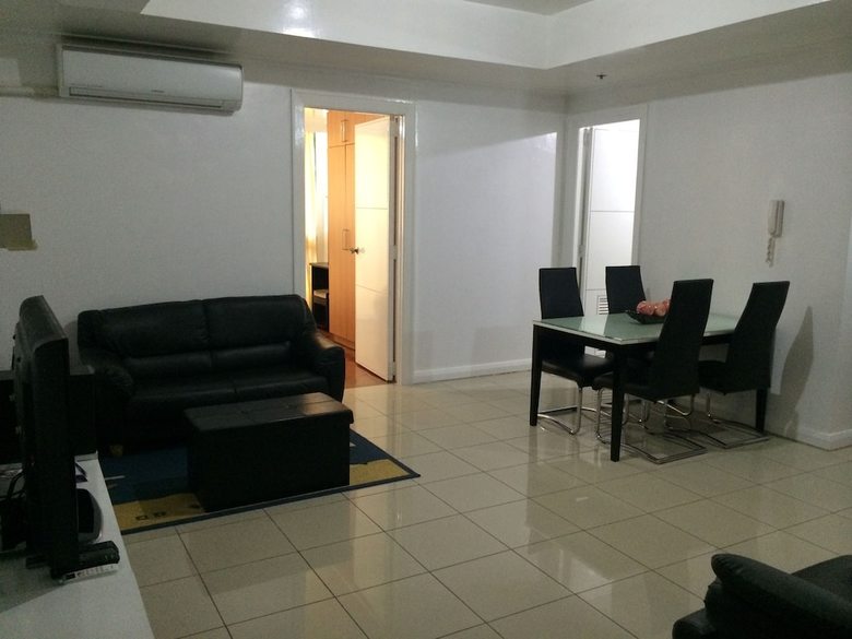 Manila Condo Home At Robinsons Place Residences