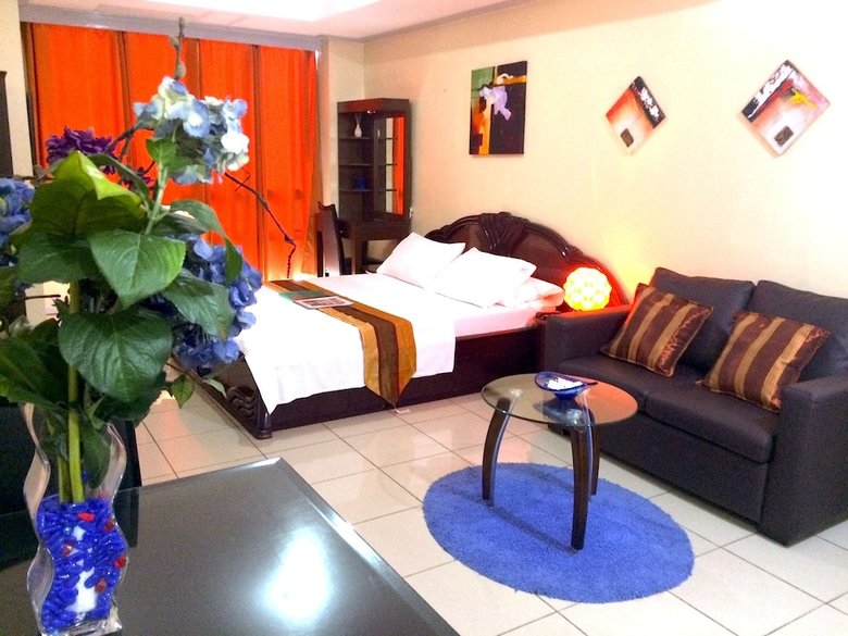 Manila Condo Home At Robinsons Place Residences