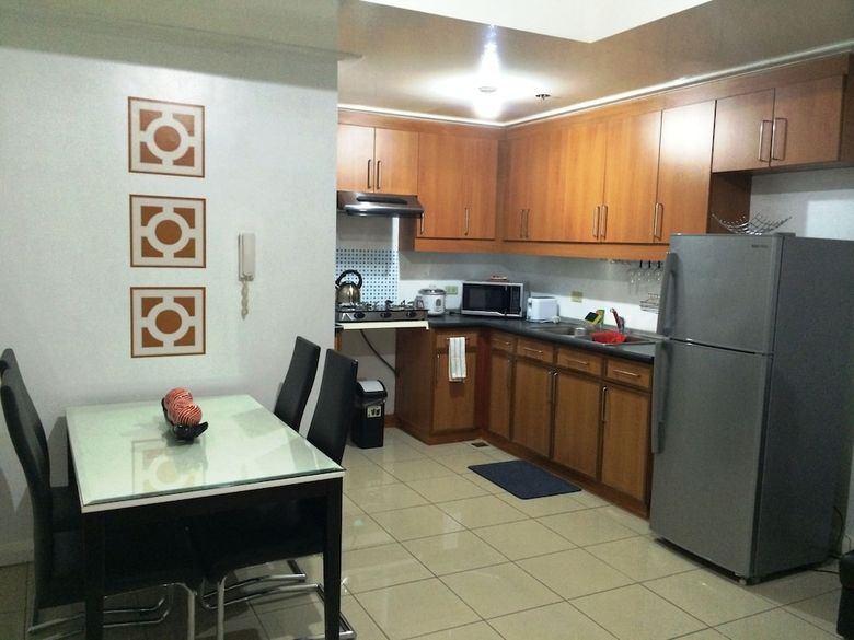 Manila Condo Home At Robinsons Place Residences