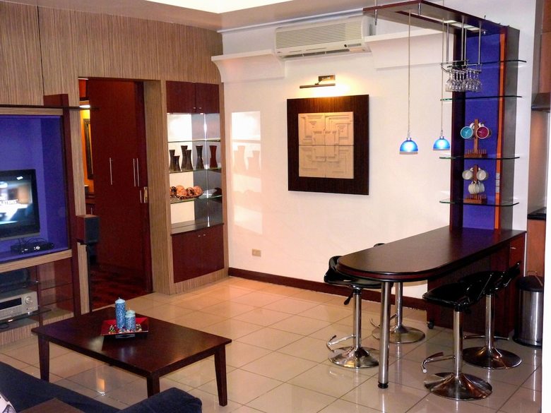 Manila Condo Home At Robinsons Place Residences