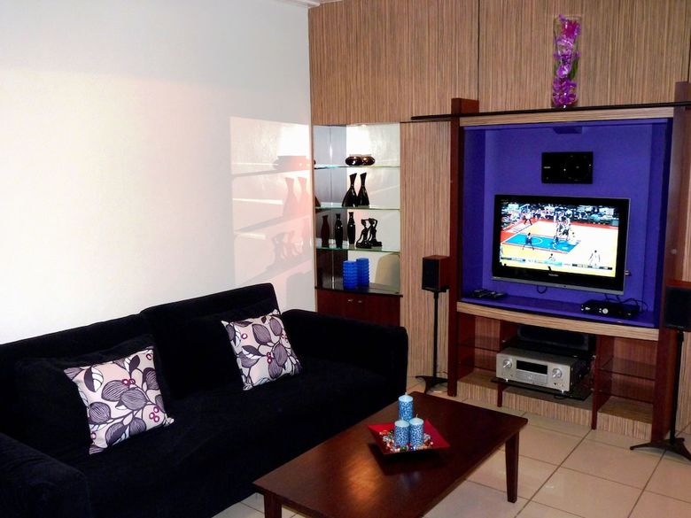 Manila Condo Home At Robinsons Place Residences