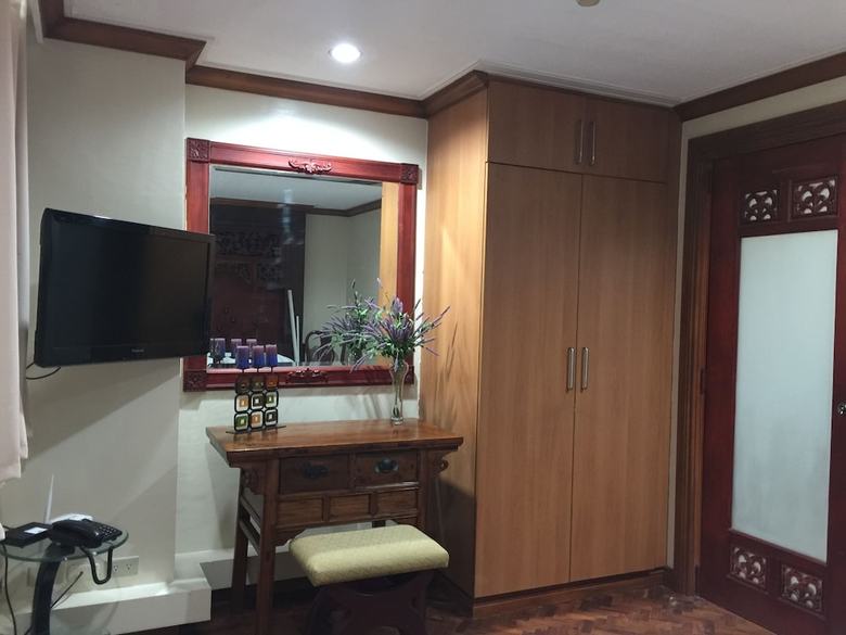 Manila Condo Home At Robinsons Place Residences