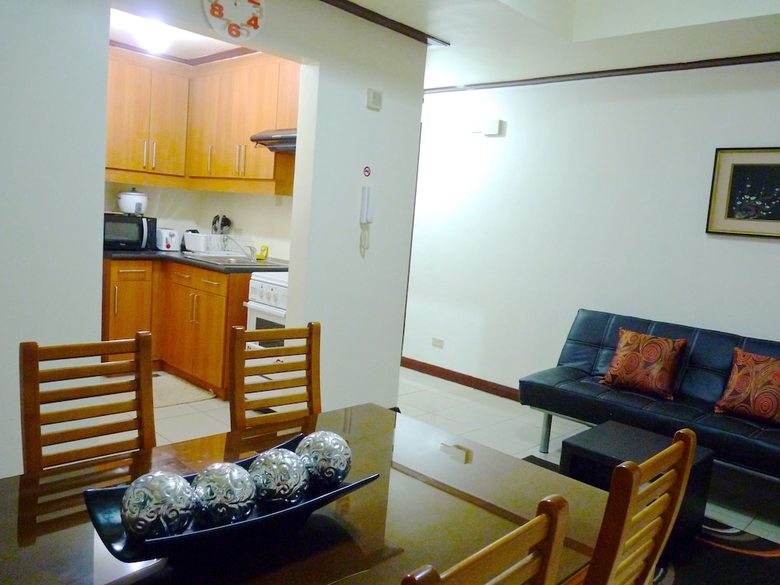 Manila Condo Home At Robinsons Place Residences