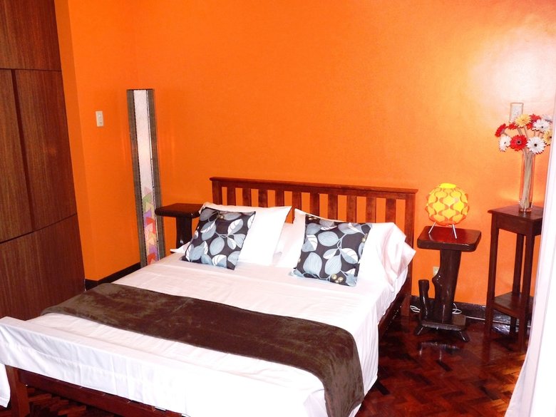 Manila Condo Home At Robinsons Place Residences