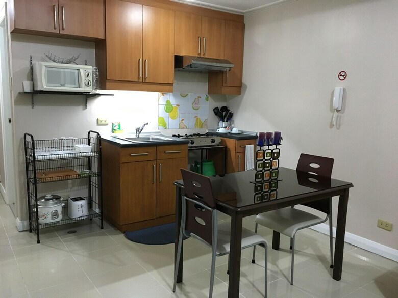 Manila Condo Home At Robinsons Place Residences