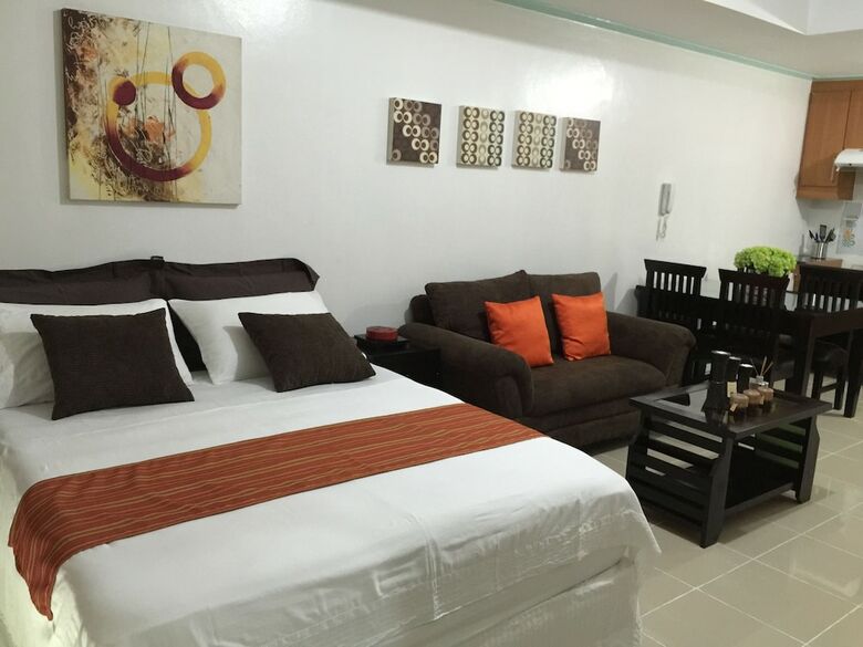 Manila Condo Home At Robinsons Place Residences
