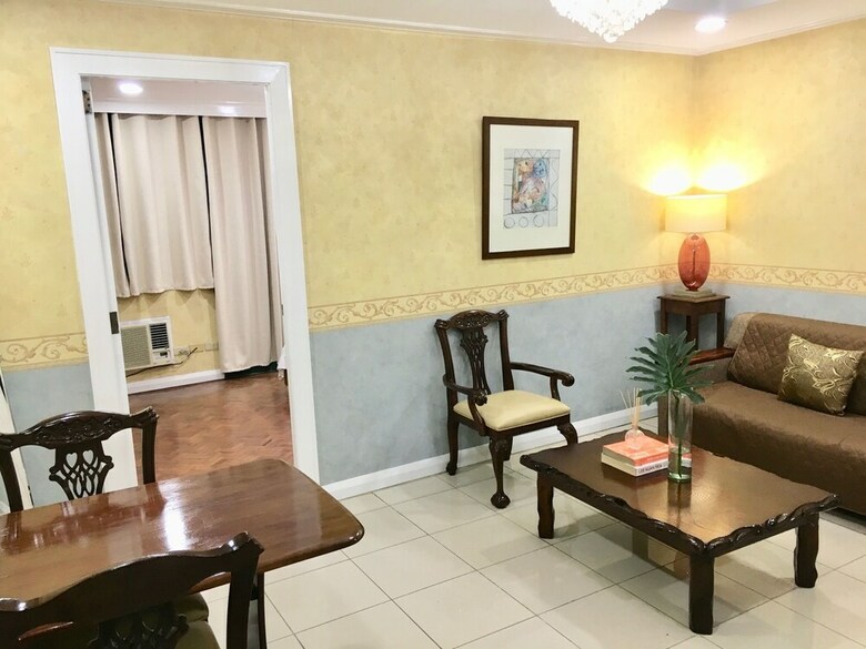 Manila Condo Home At Robinsons Place Residences