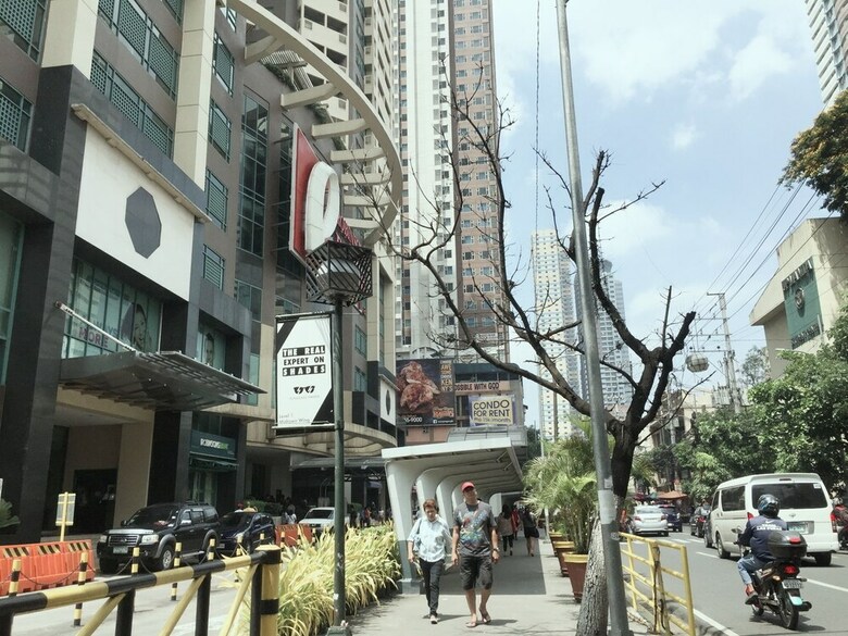 Manila Condo Home At Robinsons Place Residences