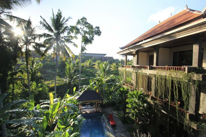Alam Terrace Cottages