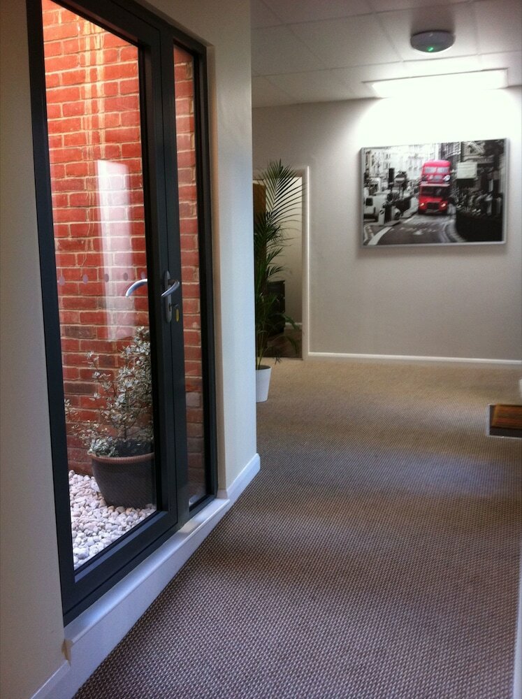 Lyall Apartment Hotel