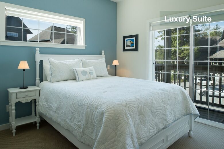 Hotel Waters Edge Shoreside Suites