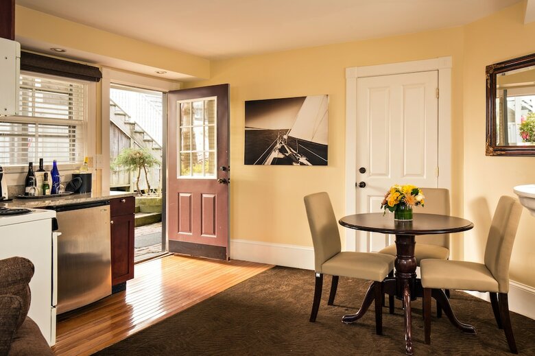 Hotel Crowne Pointe Historic Inn & Spa - Adults Only