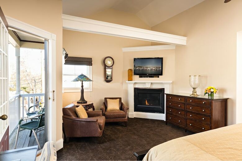 Hotel Crowne Pointe Historic Inn & Spa - Adults Only