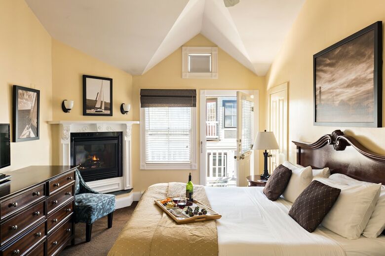 Hotel Crowne Pointe Historic Inn & Spa - Adults Only