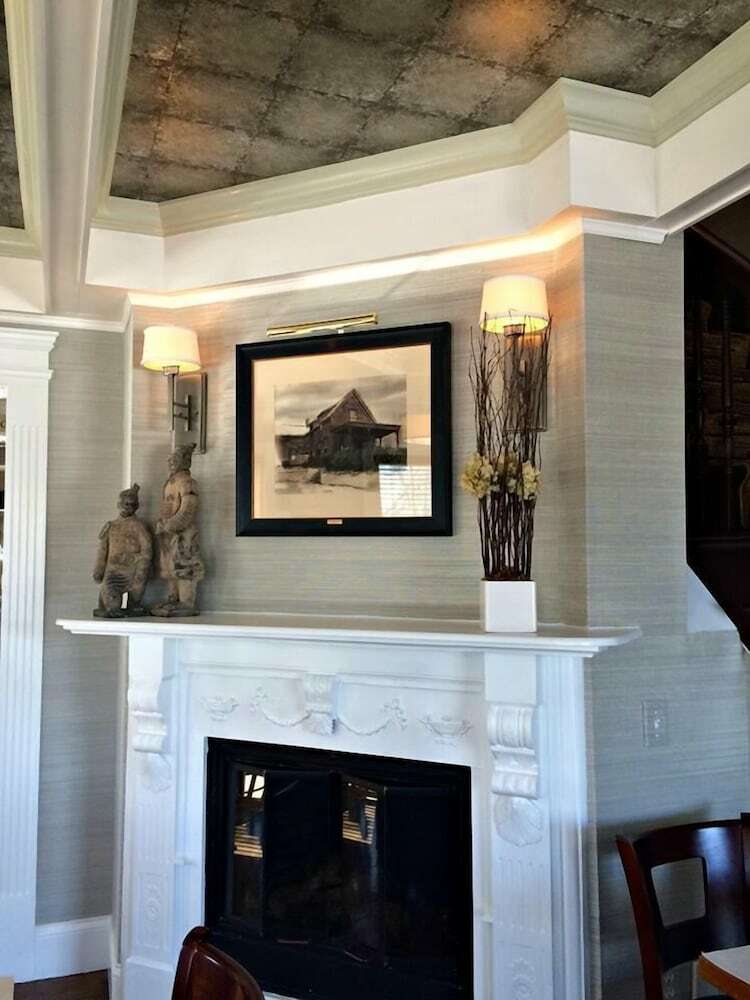 Hotel Crowne Pointe Historic Inn & Spa - Adults Only