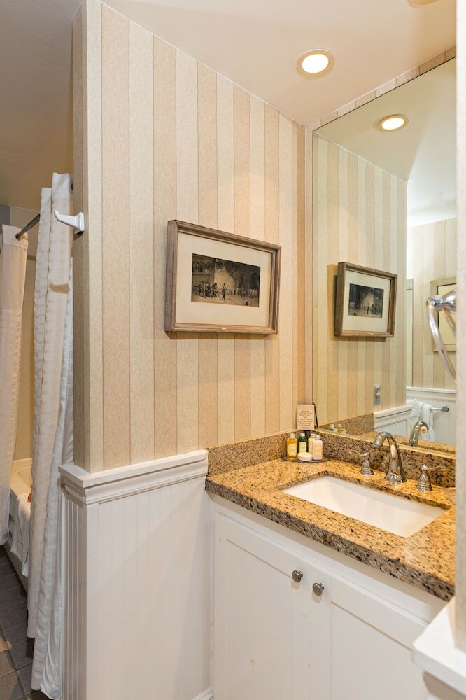 Hotel Crowne Pointe Historic Inn & Spa - Adults Only