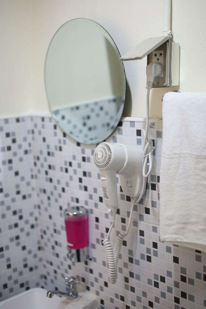 Sukhumvit 20 Hotel