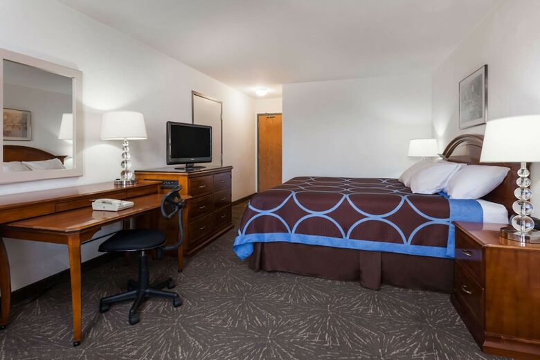 Motel Super 8 By Wyndham Taber Ab
