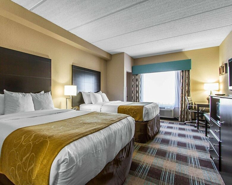 Hotel Comfort Suites Airport