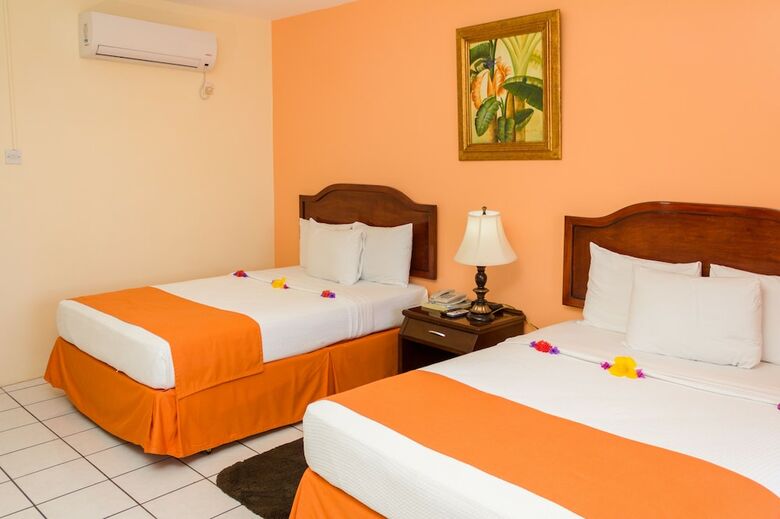 Hotel Bay Gardens Inn