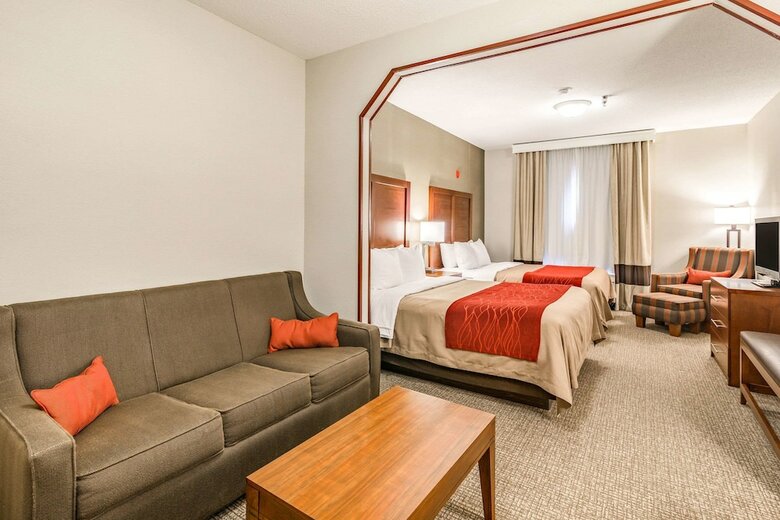 Hotel Comfort Inn And Suites