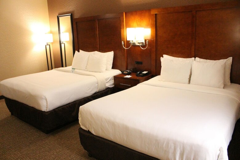 Hotel Quality Suites Nyc Gateway