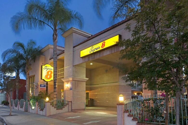 Motel Super 8 By Wyndham North Hollywood