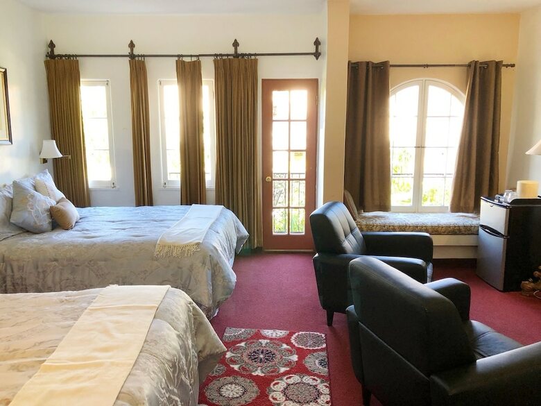 Hotel Villa Rosa Inn