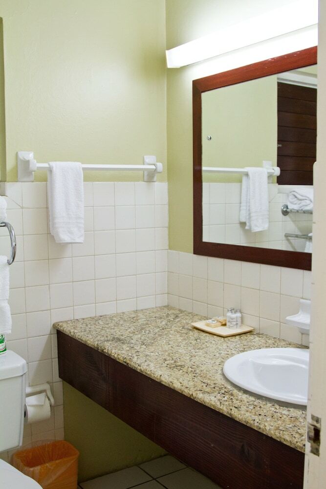 Hotel Toby's Resort