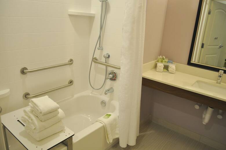 Hotel Holiday Inn Express & Suites Price