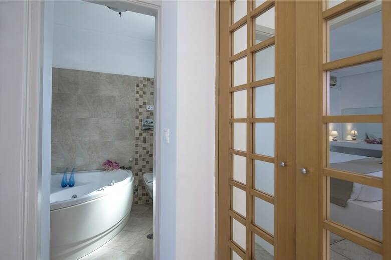 Hotel Kanale's Rooms And Suites