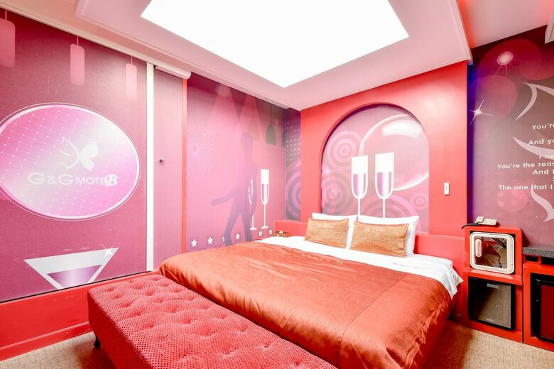 Thebay Hotel
