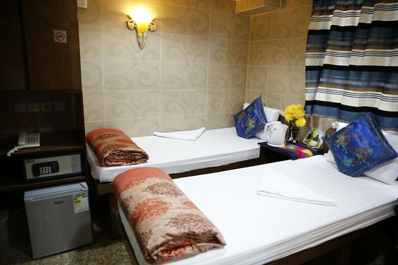Sandhu Hotel