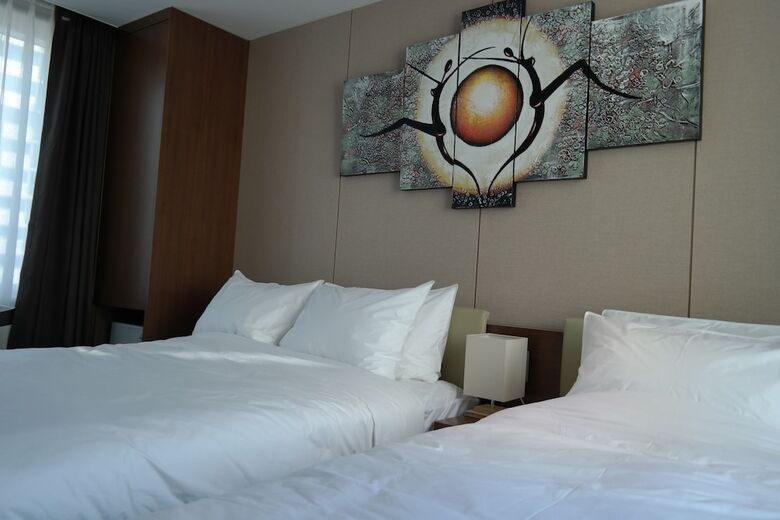 Cs Avenue Hotel
