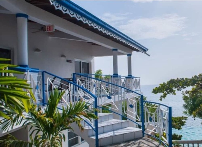 Hotel Wahoo Bay Beach Club & Resort