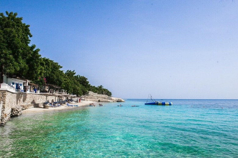 Hotel Wahoo Bay Beach Club & Resort