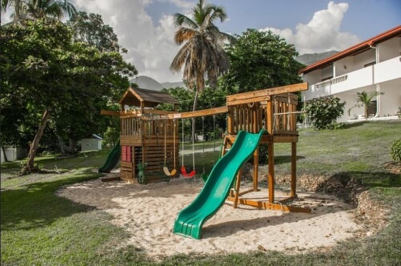 Hotel Wahoo Bay Beach Club & Resort