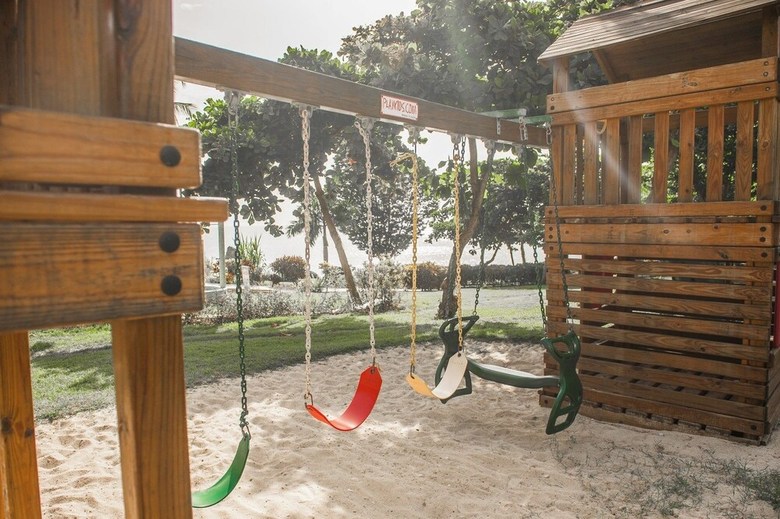 Hotel Wahoo Bay Beach Club & Resort