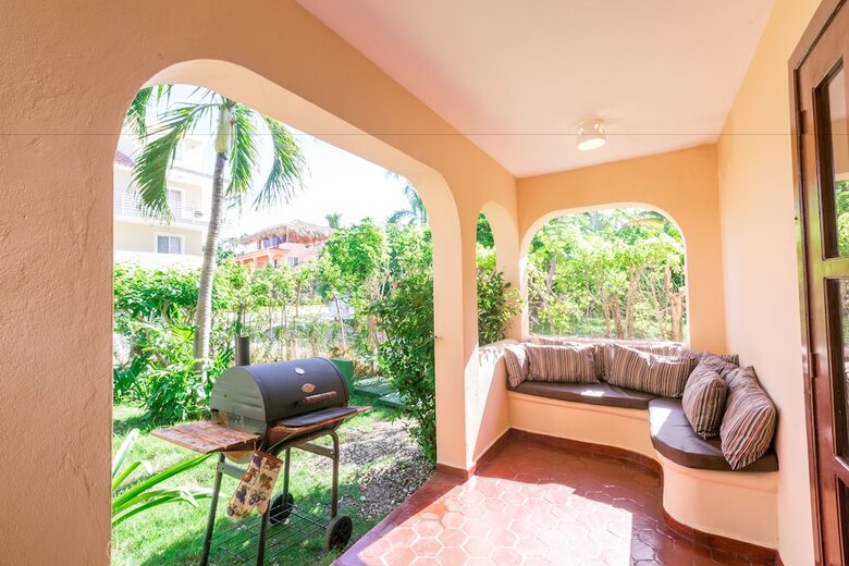 Villa Los Corales Tropical Beach Resort & Spa