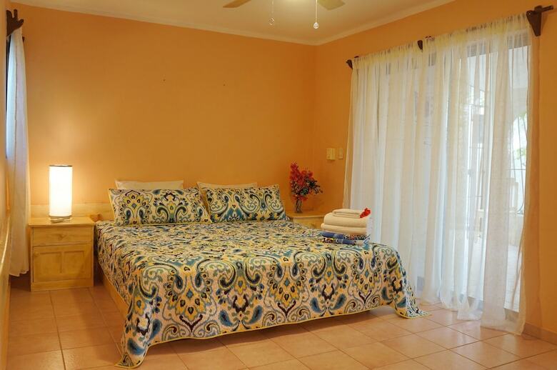 Villa Los Corales Tropical Beach Resort & Spa
