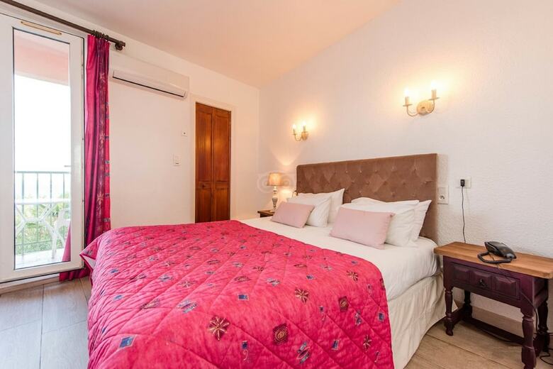 Hotel H�tel Le Catalan Restaurant Le Miradou