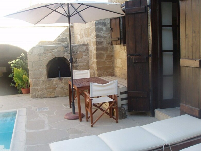 Apartamento Niovi Traditional Houses
