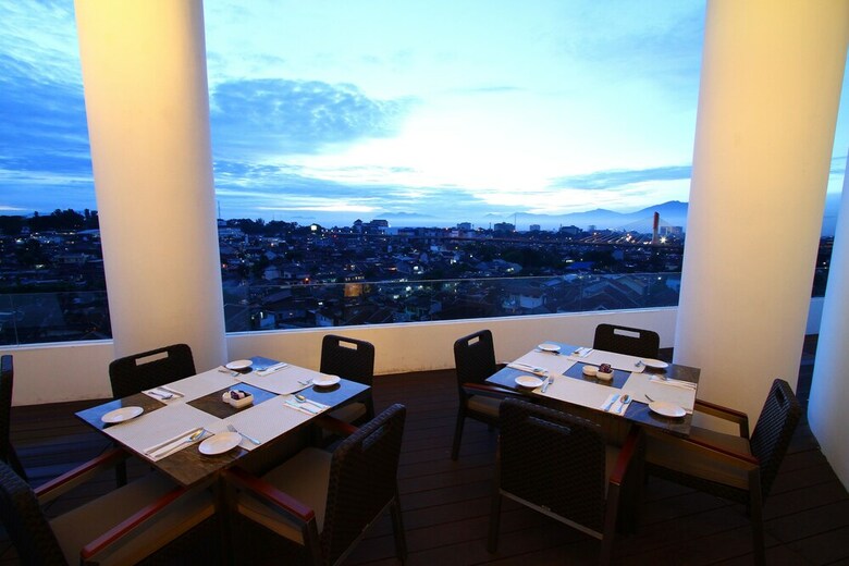 Sensa Hotel