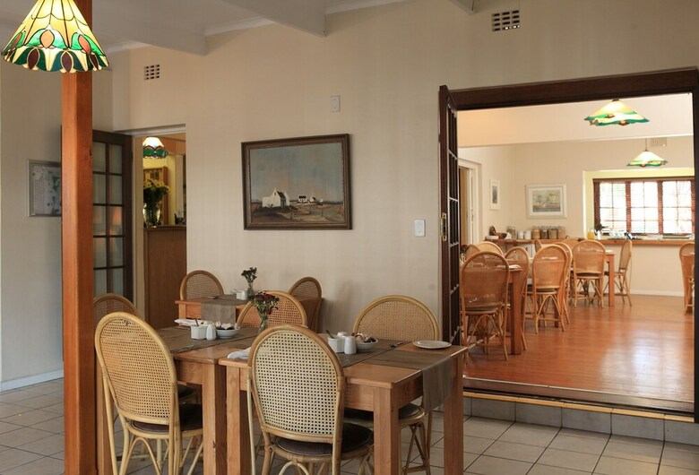 Hotel Loerie Guest Lodge