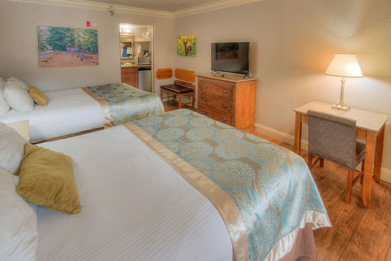 Hotel Accommodation By Willow Brook Lodge